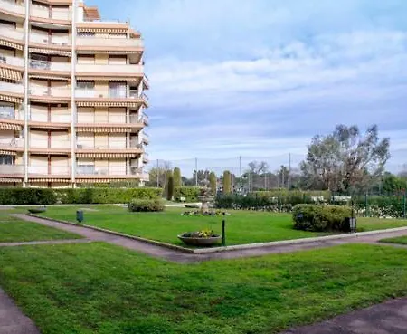 Le Fairway Apartment *